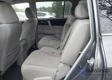 2013 Toyota Highlander Base Plus V6 из США, поврежденный, VIN 5TDBK3EH8DS189583
